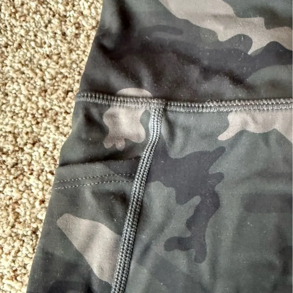 Zyia Active Bike Shorts Camouflage small green black booty shorts exercise